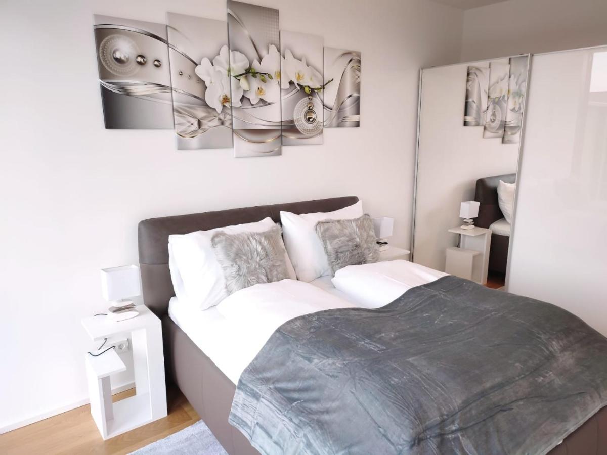 Panorama Apartment Vienna - Free Parking, Sauna & Fitness Bagian luar foto