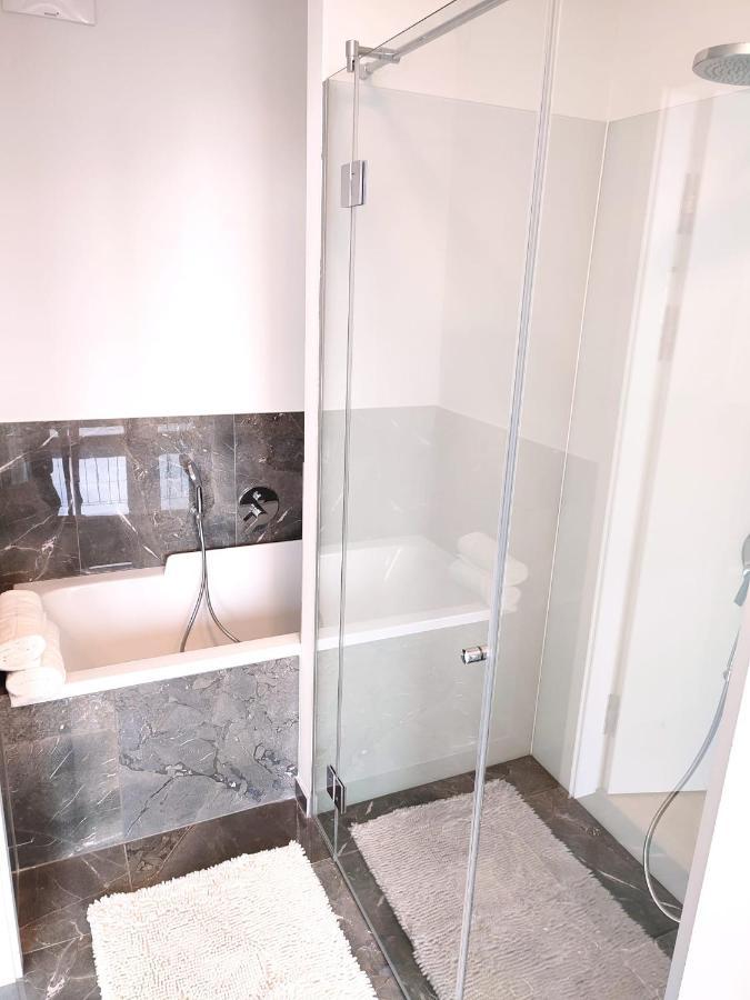 Panorama Apartment Vienna - Free Parking, Sauna & Fitness Bagian luar foto