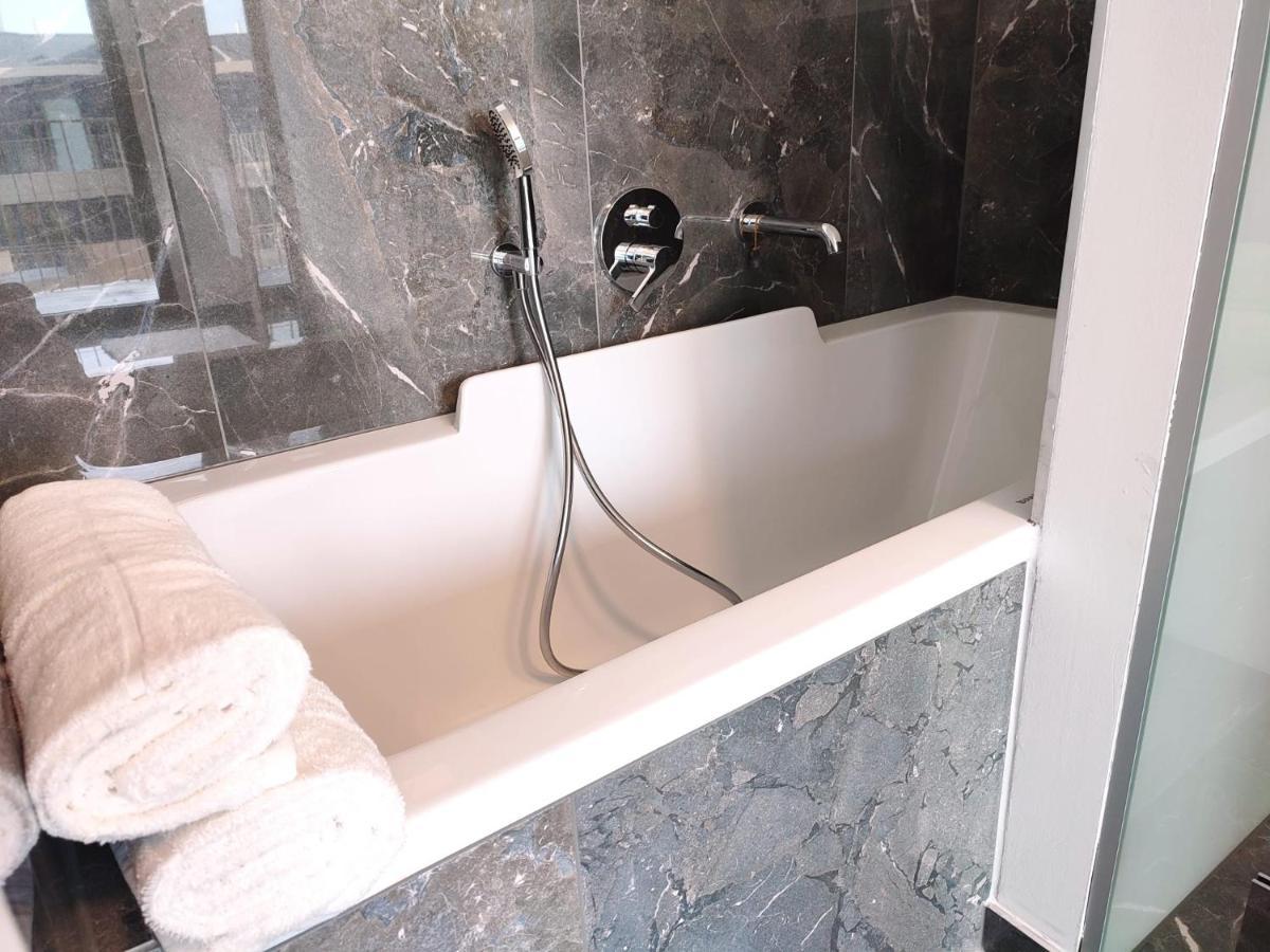 Panorama Apartment Vienna - Free Parking, Sauna & Fitness Bagian luar foto